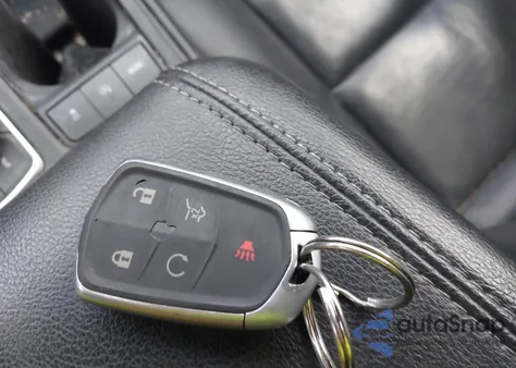 2019 Cadillac Xt4 Premium Luxury from USA, damaged, VIN 1GYFZDR40KF214171